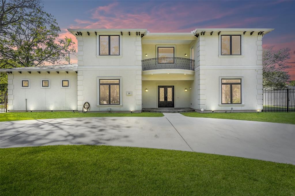201 Mayerling Dr in Houston, TX - Building Photo