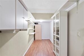 561 SW 168th Ter in Weston, FL - Foto de edificio - Building Photo