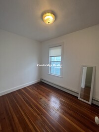 23 Harold St, Unit 3R in Somerville, MA - Foto de edificio - Building Photo