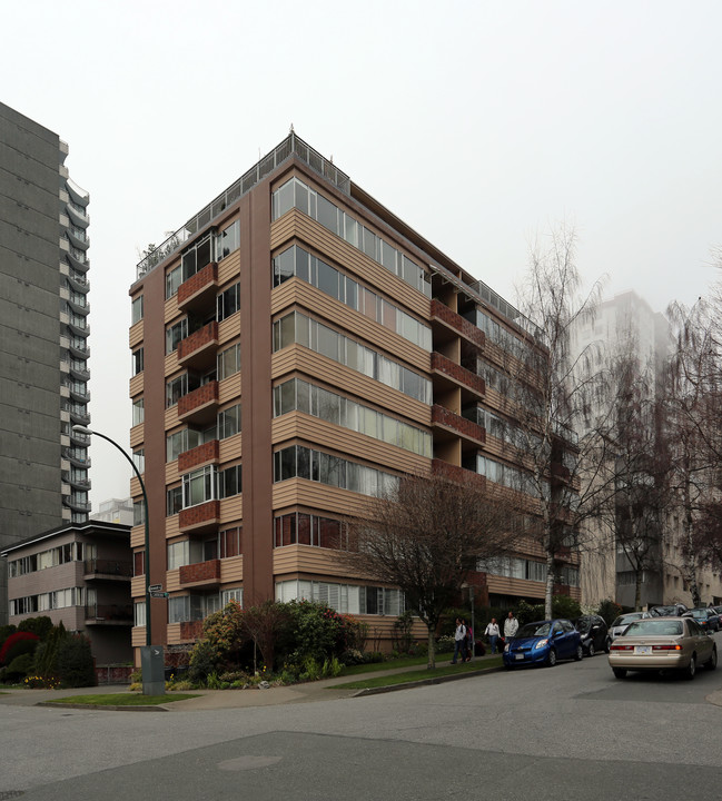 1315 Cardero St in Vancouver, BC - Building Photo