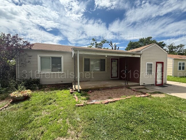 2943 S Volutsia Ave in Wichita, KS - Building Photo - Building Photo