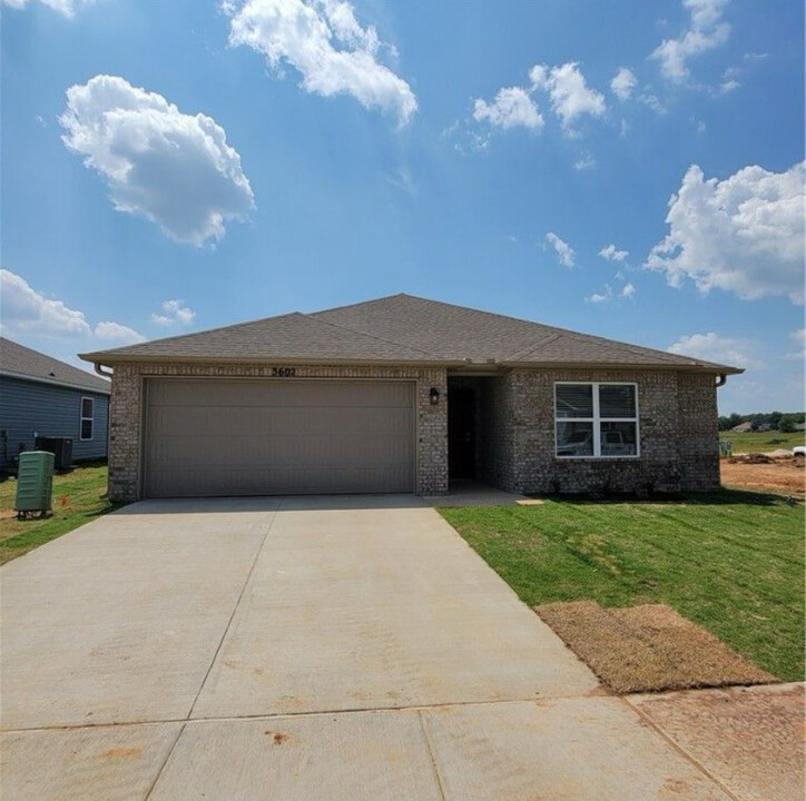 3602 S 1st Pl in Rogers, AR - Building Photo