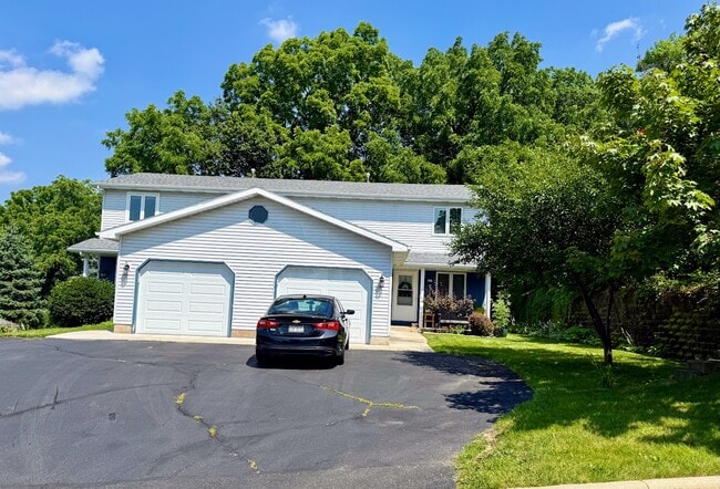 property at 840 Teutonia Dr