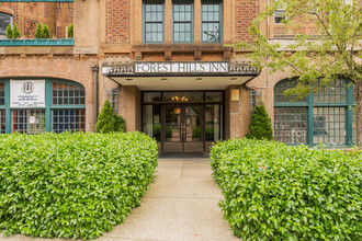 1 Station Sq in Forest Hills, NY - Building Photo - Building Photo