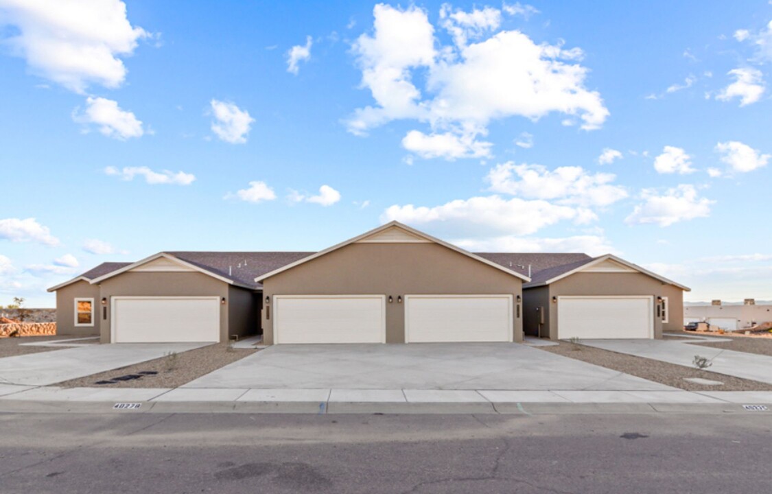 4028 Apache Pine Pl in Las Cruces, NM - Foto de edificio