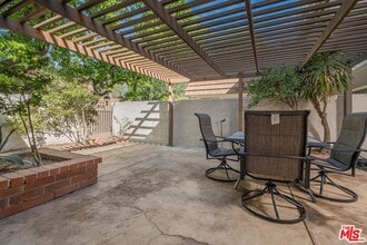 10415 Larwin Ave in Los Angeles, CA - Building Photo - Building Photo