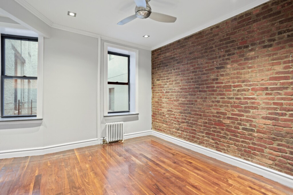 432 E 13th St in New York, NY - Building Photo