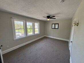 2175 Sullivant Ave in Columbus, OH - Building Photo - Building Photo