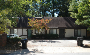 Hampton Court in Newnan, GA - Building Photo - Building Photo