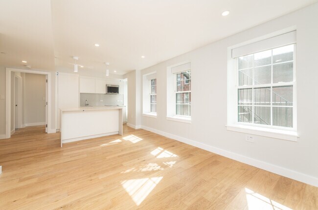 16 Fleet St, Unit #6 in Boston, MA - Building Photo - Building Photo