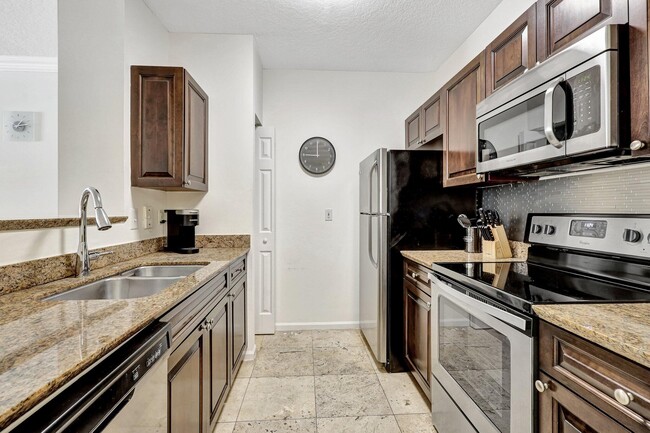 580 S Sapodilla Ave in West Palm Beach, FL - Building Photo - Building Photo