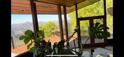 24757 Rotunda Mesa Rd in Malibu, CA - Foto de edificio - Building Photo
