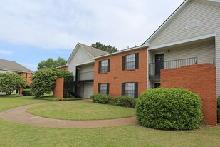 Magnolia Terrace in Montgomery, AL - Building Photo