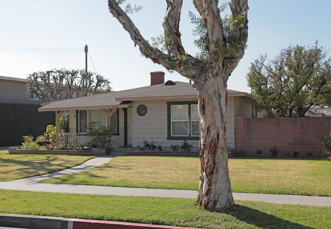 16201-16209 Eucalyptus Ave in Bellflower, CA - Building Photo - Building Photo