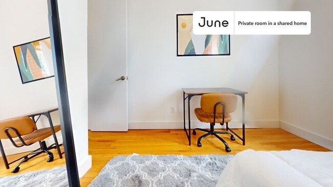 Private bedroom in 3 bed/1 bath Home in New York, NY - Building Photo - Building Photo