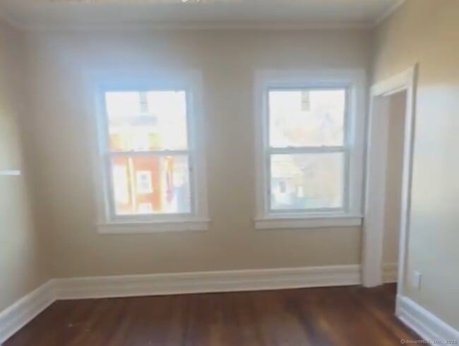 289 Dover St, Unit 2L in Bridgeport, CT - Building Photo - Building Photo