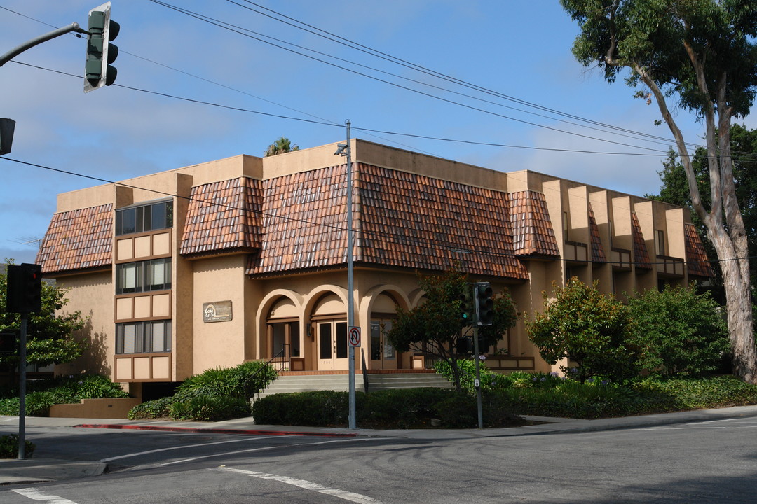 1501 Howard Ave in Burlingame, CA - Building Photo