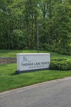 Thomas Lake Pointe in Eagan, MN - Building Photo - Building Photo