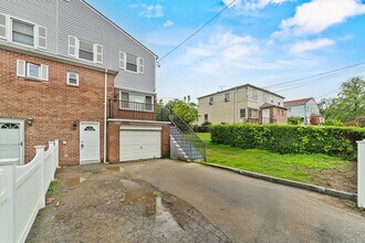129 Drake Ave in New Rochelle, NY - Building Photo - Building Photo