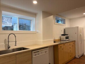 485 29th St E in North Vancouver, BC - Building Photo - Building Photo
