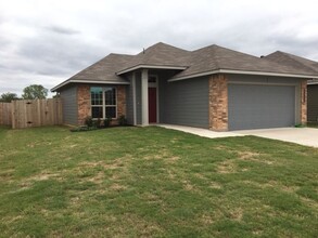 4009 S Fork Ranch Rd in Waco, TX - Building Photo - Building Photo