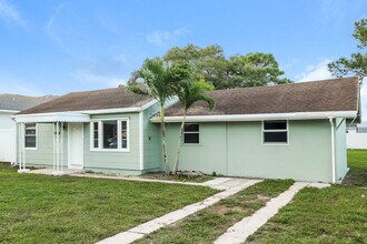 4408 Vicliff Rd in West Palm Beach, FL - Foto de edificio - Building Photo