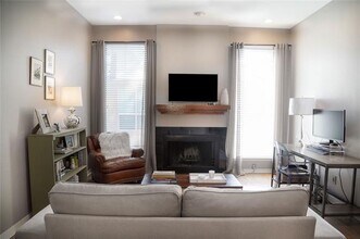 4031 Holland Ave in Dallas, TX - Building Photo - Building Photo