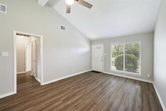 8527 Maine Dr in Austin, TX - Building Photo - Building Photo