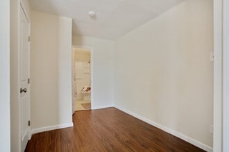 2216 Glasgow Dr in Harvey, LA - Building Photo - Building Photo