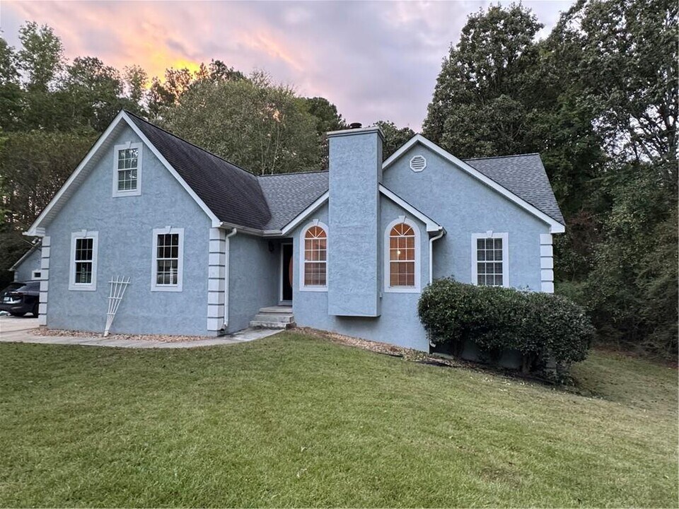 17 Stonemount Ct in Sharpsburg, GA - Foto de edificio