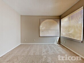 6317 W Desert Hills Dr in Glendale, AZ - Building Photo - Building Photo