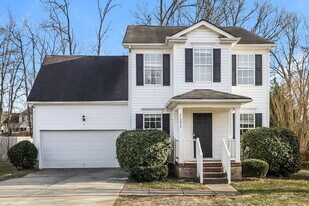 11206 Amber Glen Dr in Charlotte, NC - Building Photo