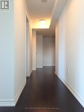 386 Yonge St in Toronto, ON - Building Photo - Building Photo