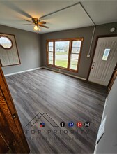 1613 Missouri Ave in Charles City, IA - Building Photo - Building Photo
