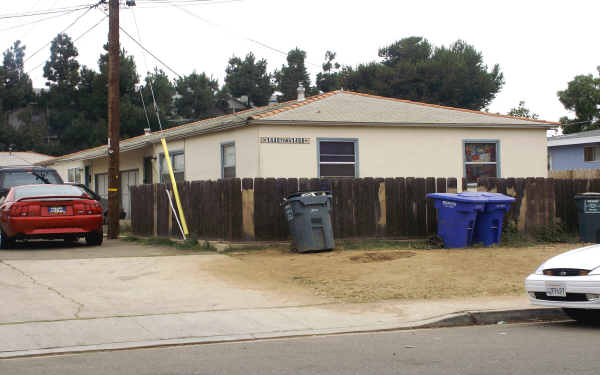 1448-1458 Holly Ave in Imperial Beach, CA - Building Photo