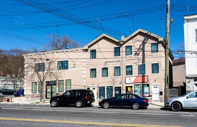 271 Broad St in Staten Island, NY - Foto de edificio - Building Photo