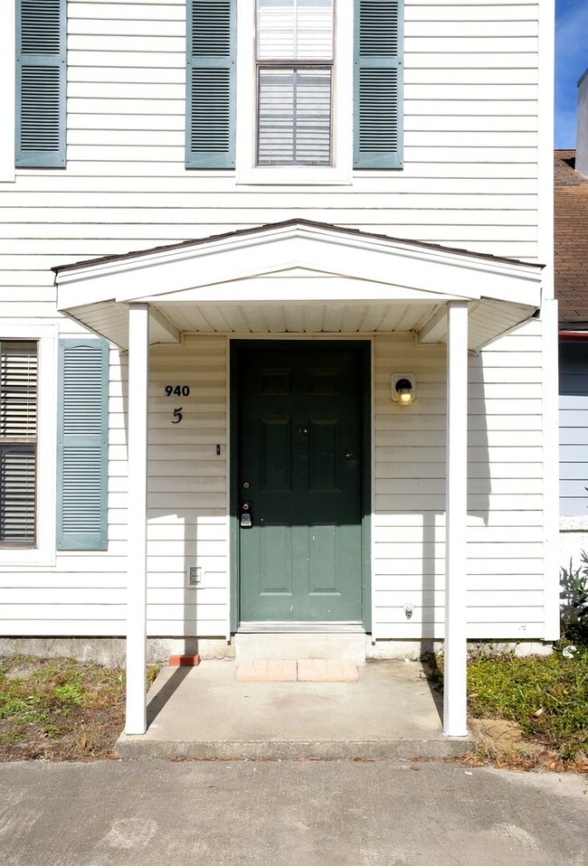 940 Central Ave in Fort Walton Beach, FL - Foto de edificio - Building Photo