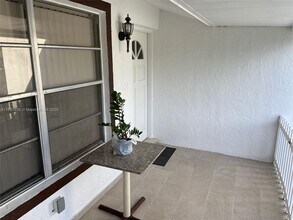 11522 SW 4th St in Miami, FL - Building Photo - Building Photo