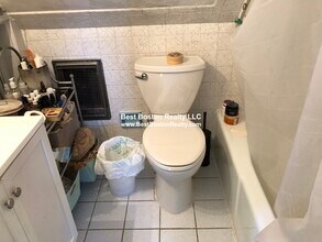 220 Concord Ave, Unit 3 in Cambridge, MA - Building Photo - Building Photo