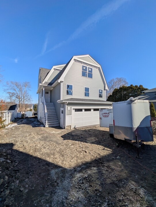 132 Narrows Rd, Unit 1 in Bristol, RI - Foto de edificio