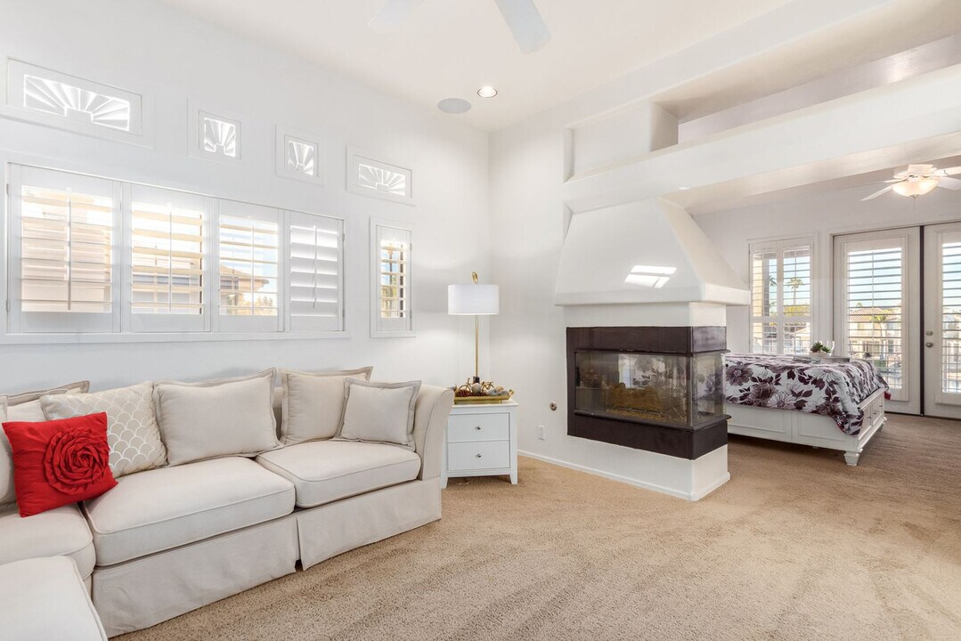 2012 E Freeport Ln in Gilbert, AZ - Building Photo