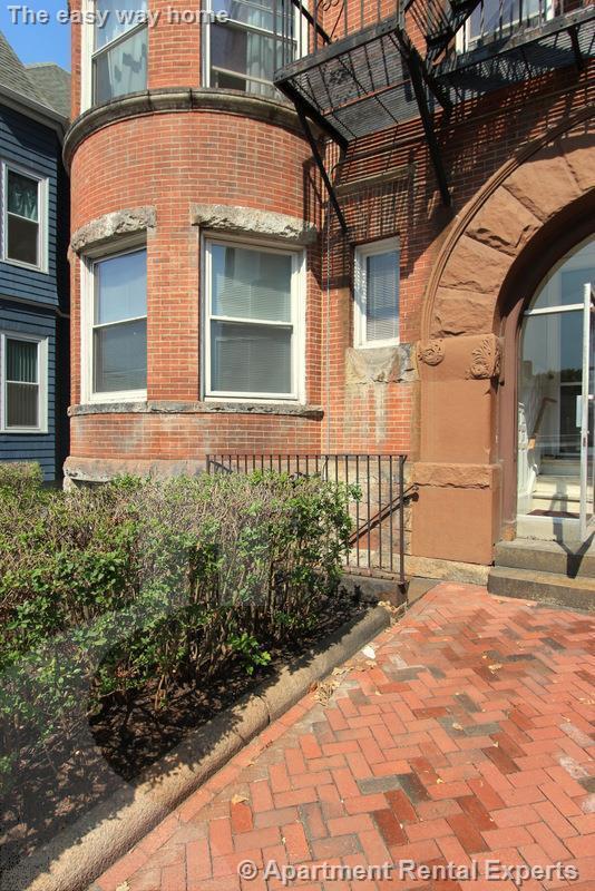 891 Massachusetts Ave in Cambridge, MA - Building Photo - Building Photo