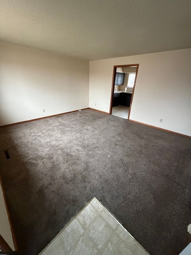 1216 Eisenhower Ave in Great Bend, KS - Building Photo - Building Photo