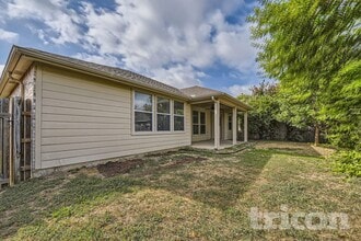 13129 Padre Ave in Fort Worth, TX - Foto de edificio - Building Photo