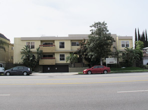 14950 Burbank Blvd in Sherman Oaks, CA - Building Photo - Building Photo