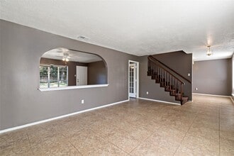 11610 Hillcroft Ave in Houston, TX - Building Photo - Building Photo