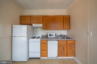 301 S Broad St in Kennett Square, PA - Building Photo - Building Photo