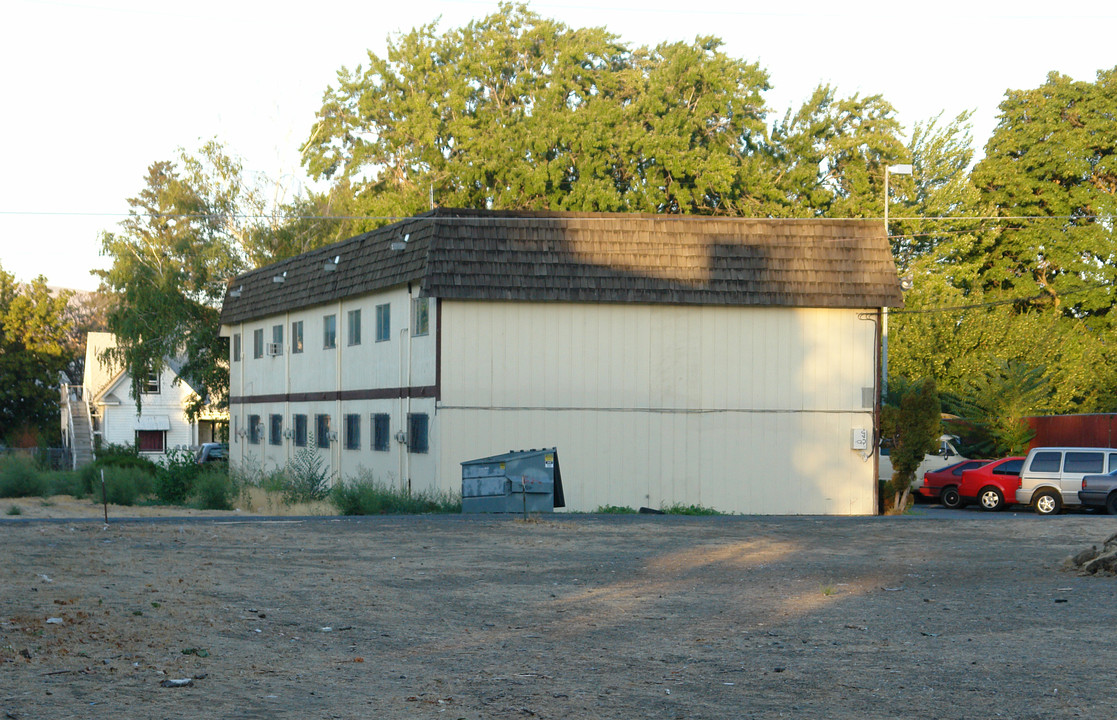 110 N 6th St in Yakima, WA - Building Photo