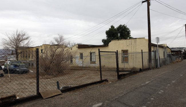 Valley Lodging in Barstow, CA - Building Photo - Building Photo