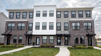 4 Midway Rd S in Tinton Falls, NJ - Building Photo